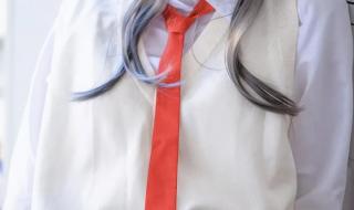 伸手需要一瞬间,牵手却需要很多年,是什么意思 在牵手的一瞬间